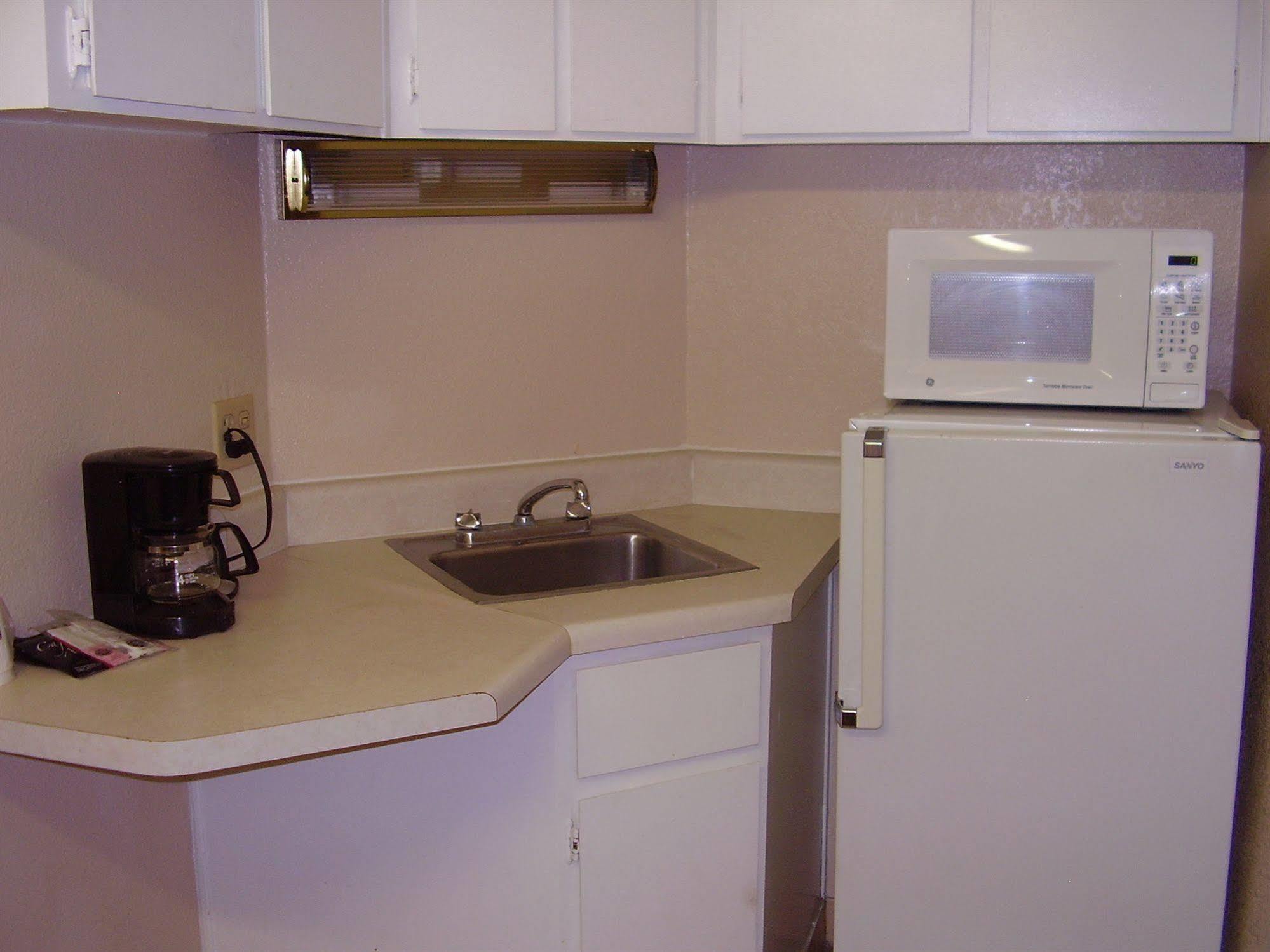 Vacation Inn Финикс Екстериор снимка
