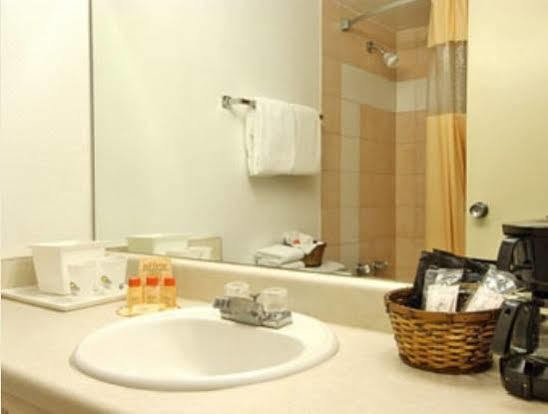 Vacation Inn Финикс Стая снимка